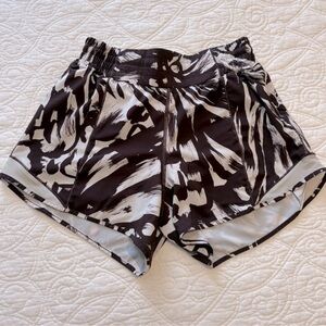 Lululemon hotty hot high rise shorts 4”